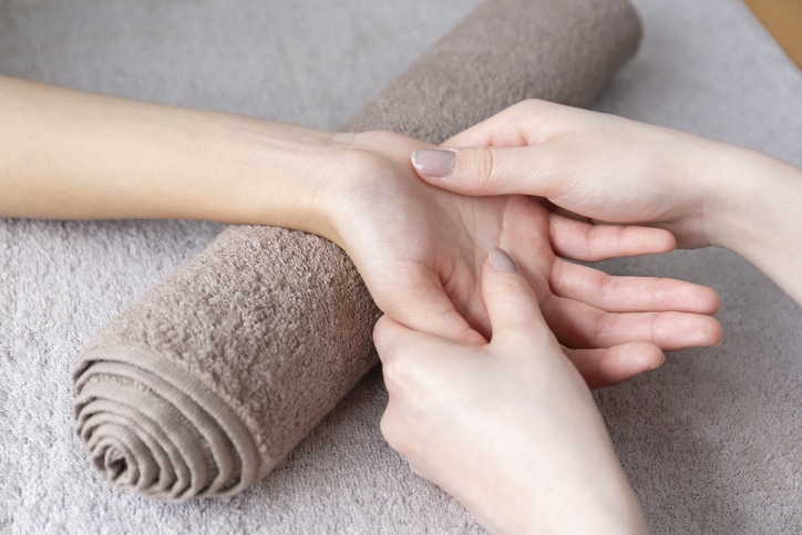 Massage des mains I Ô Pays des Sens